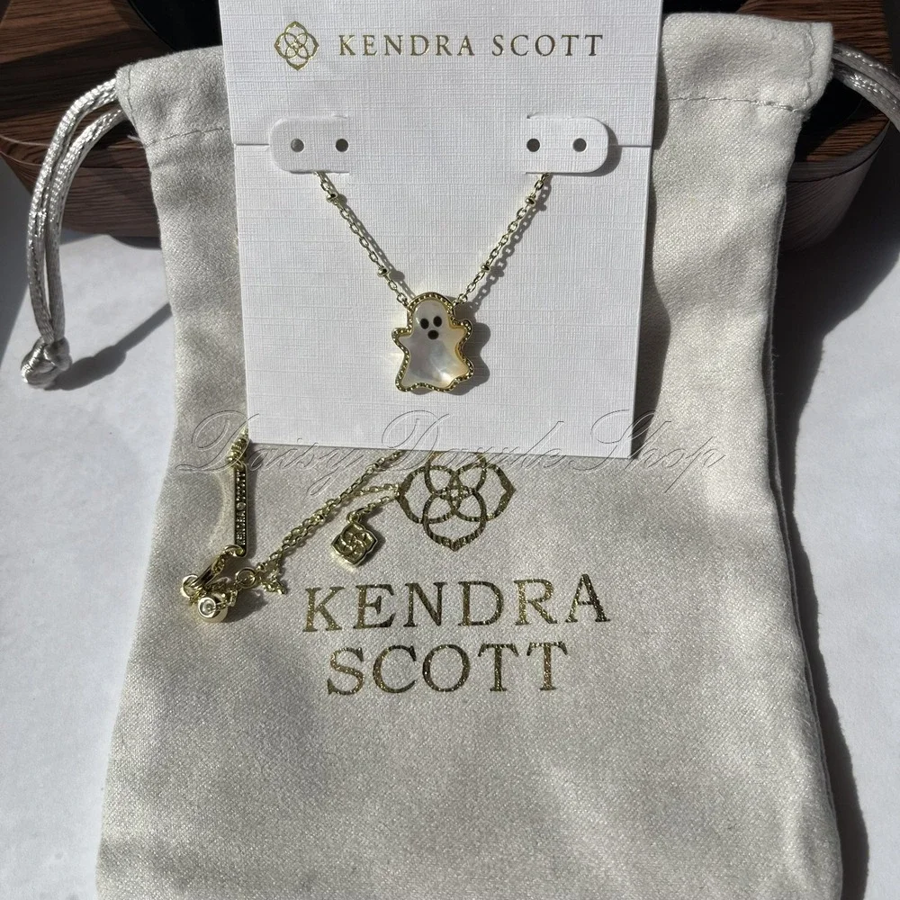 👻New Kendra Scott Mother of Pearl Ghost Reversible Gold Plated Necklace👻